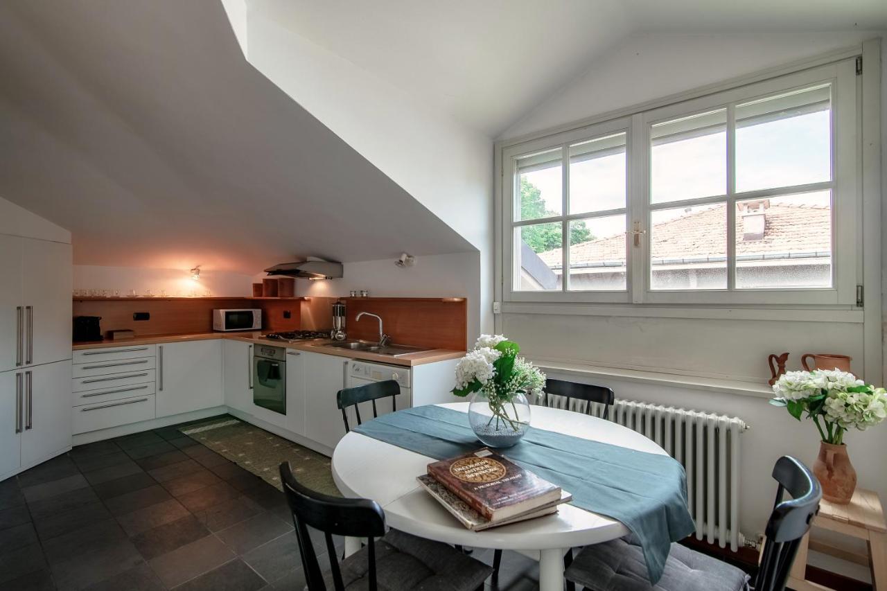 I D'A Charming Penthouse - Lake View- Como- House-130 Mt-2 Double Bedrooms And 2 Double Bathrooms A Spacious Living Room-Full Equipped Kitchen-Private Garden And Terrace-Private Covered Parking Exterior photo